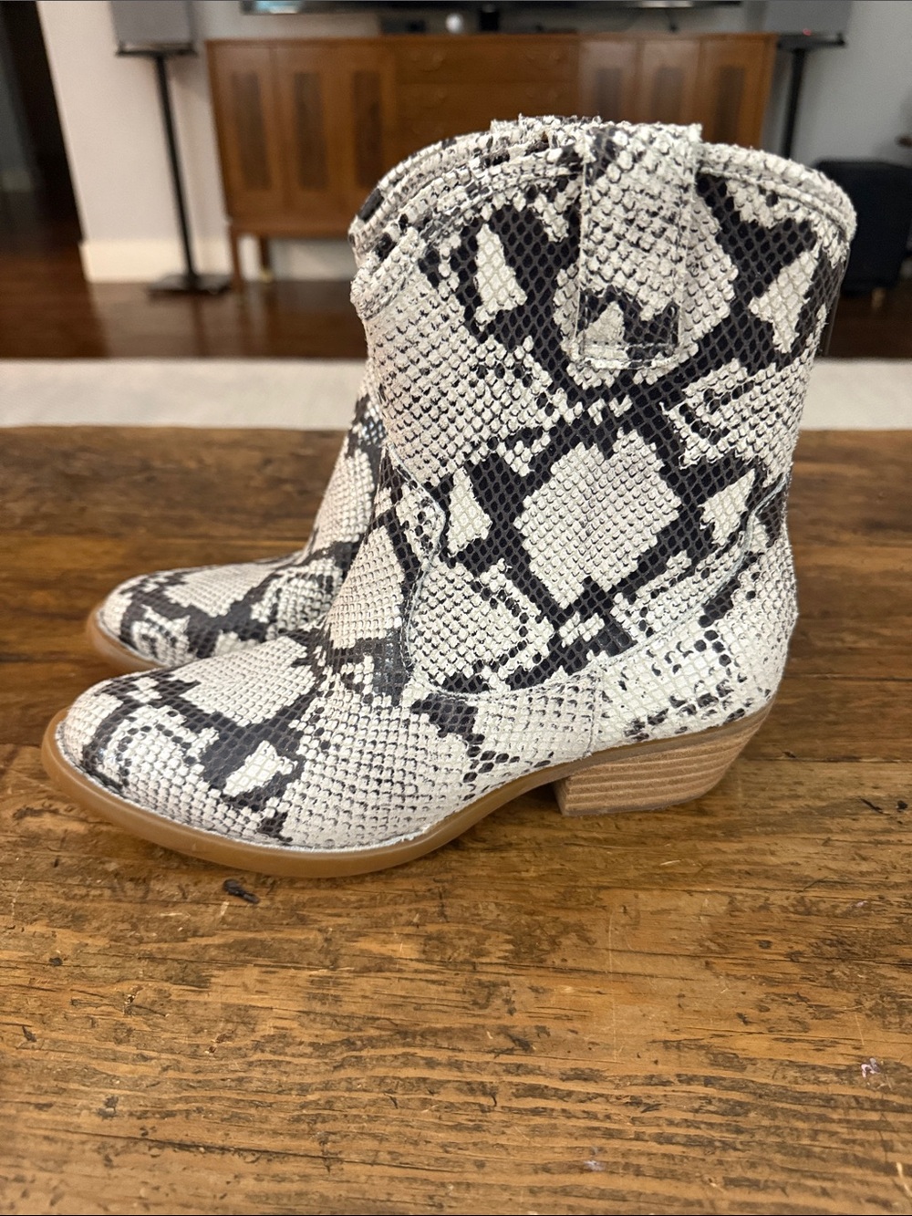 Born Snakeskin Print Leather Western Ankle Boots Size 6.5
